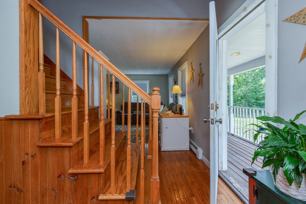 565 3rd Range Road Pembroke, NH 03275 - Photo 20 of 37