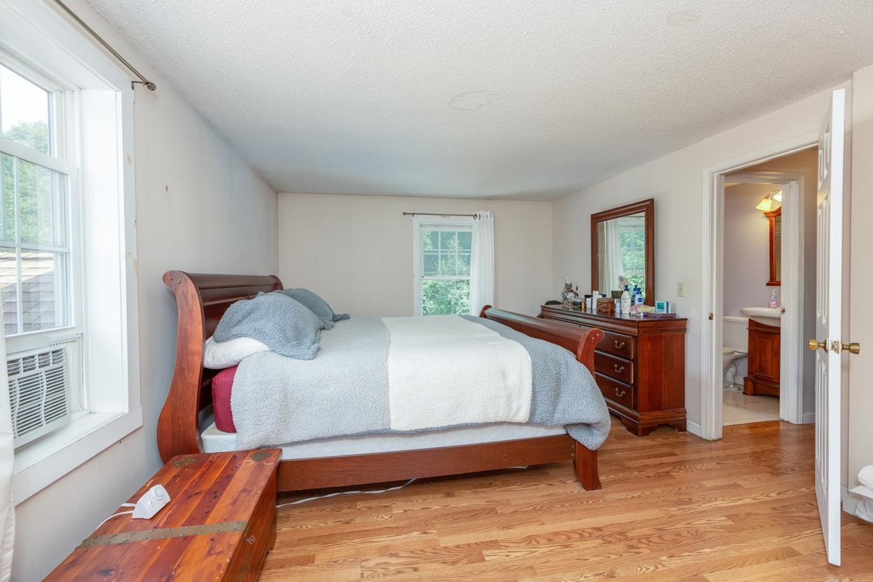 565 3rd Range Road Pembroke, NH 03275 - Photo 21 of 37