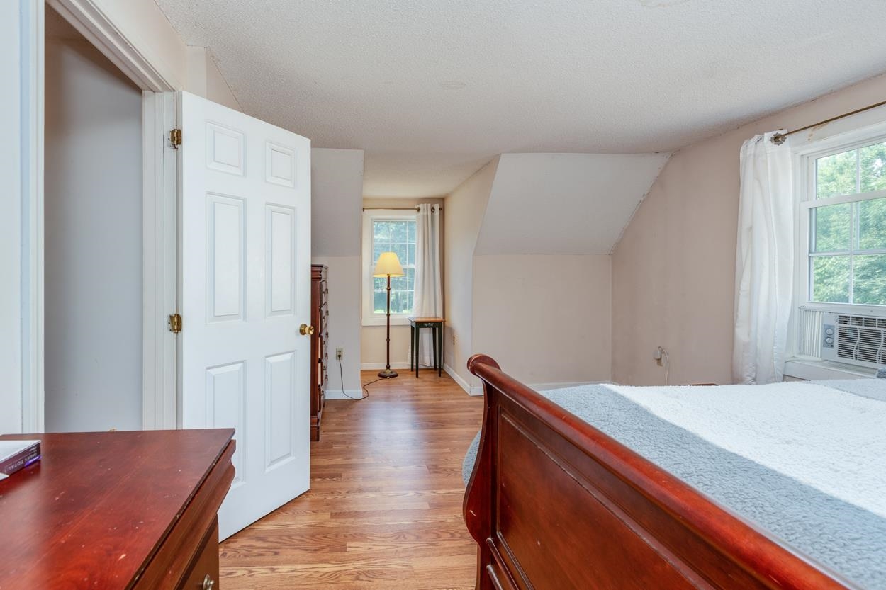 565 3rd Range Road Pembroke, NH 03275 - Photo 22 of 37