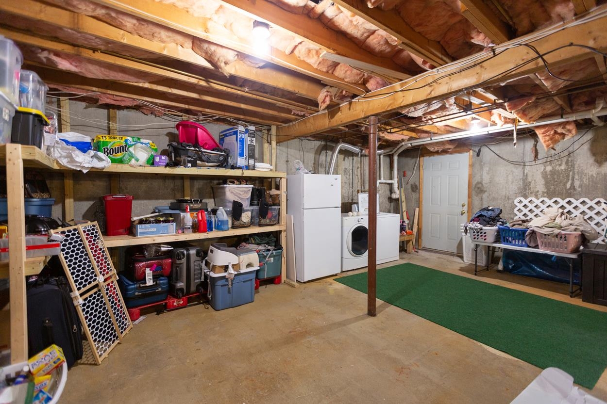 565 3rd Range Road Pembroke, NH 03275 - Photo 26 of 37