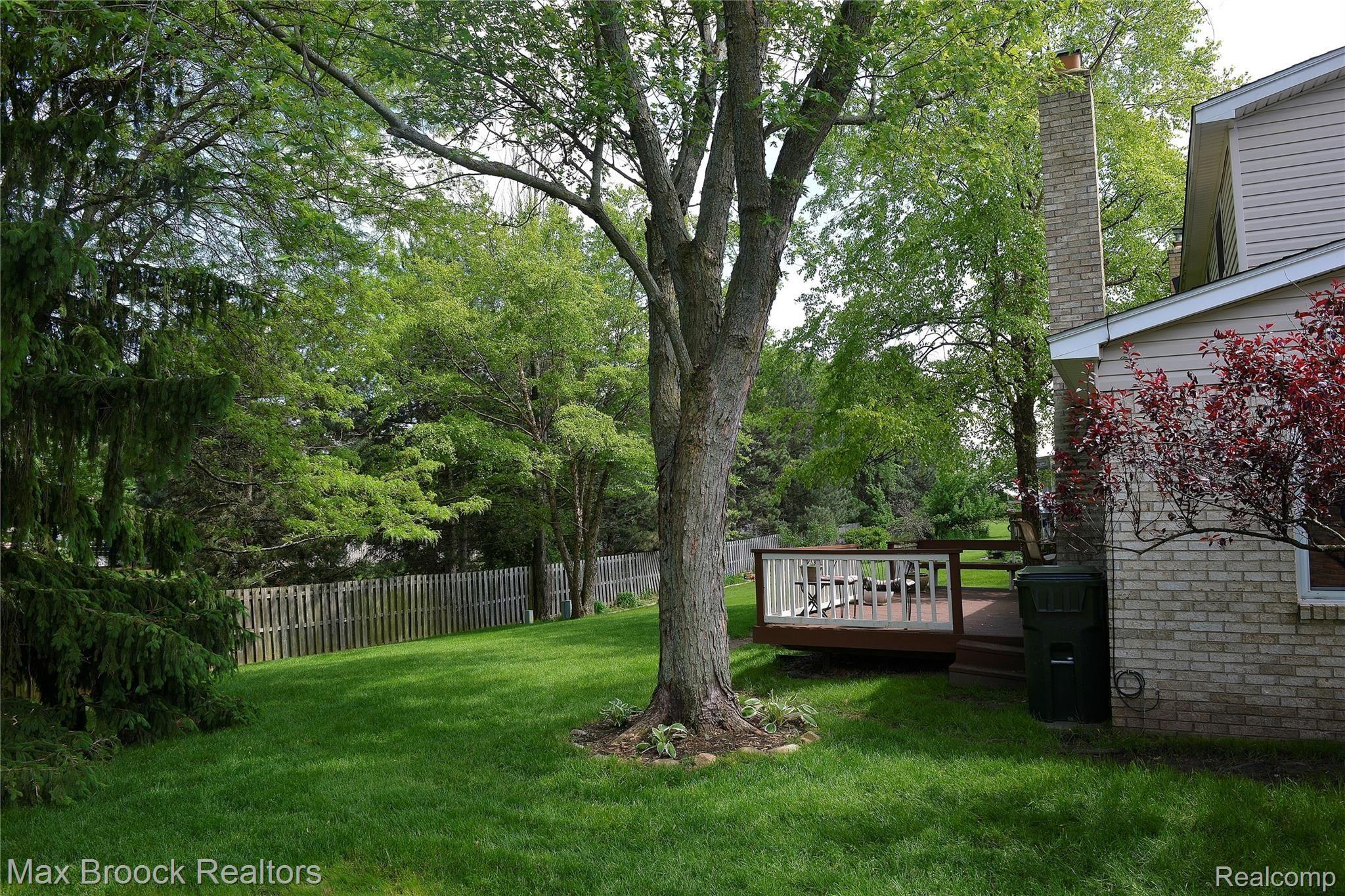 22 Foxboro Drive Rochester, MI 48309 - Photo 9 of 37 040.JPG