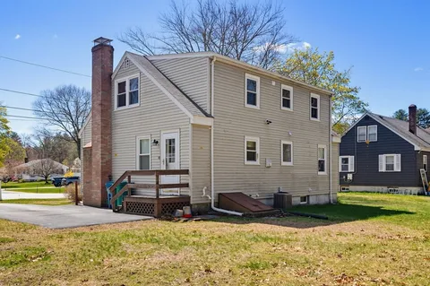 $699,900 | 10 Tercentennial Drive, Billerica, MA 01821