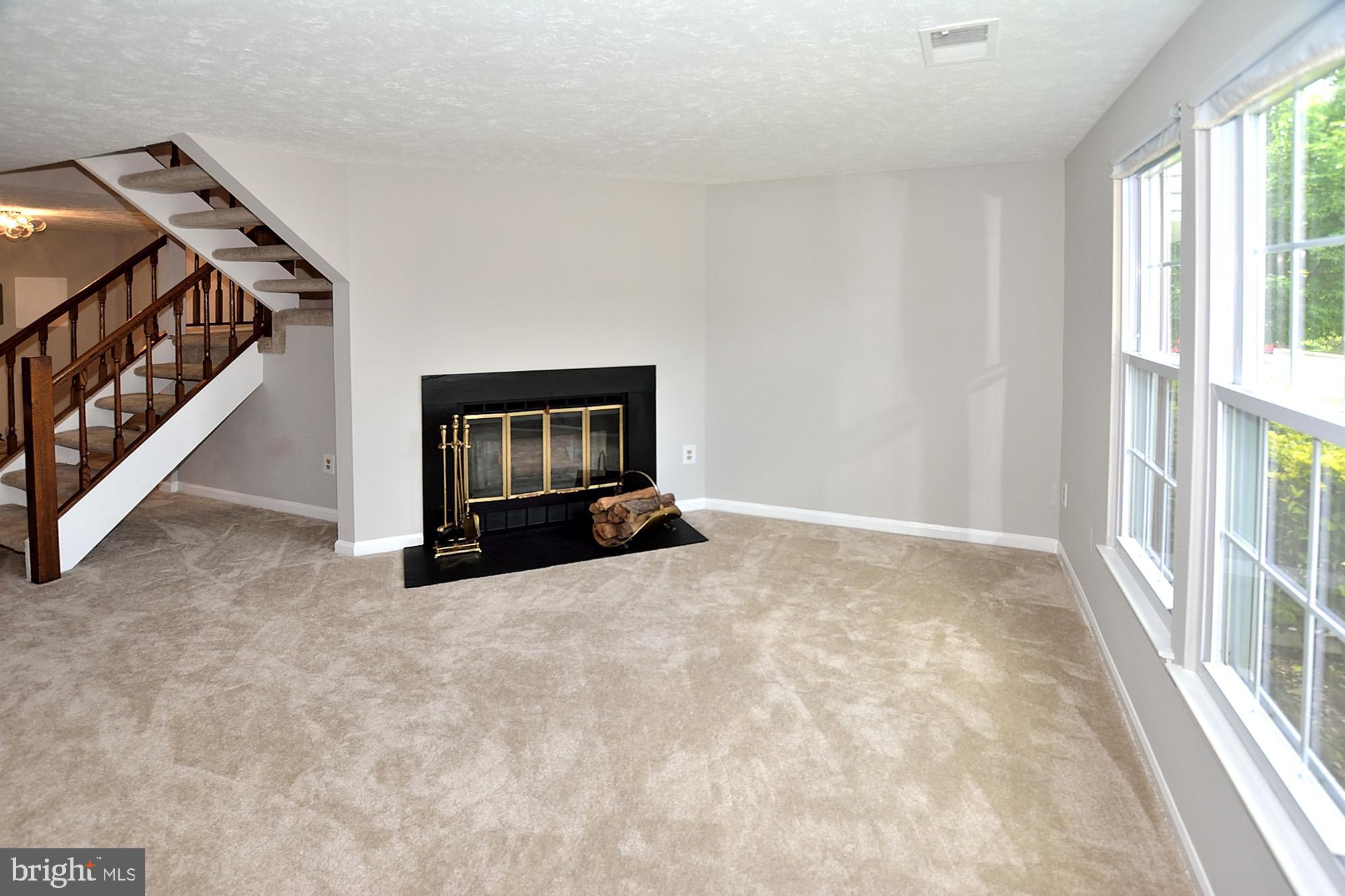 7475 Lone Star Road Lorton, VA 22079 - Photo 3 of 22 Light filled living room