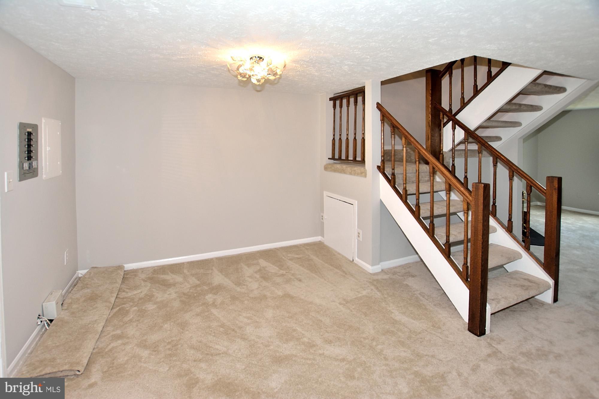 7475 Lone Star Road Lorton, VA 22079 - Photo 10 of 22 Separate dining room