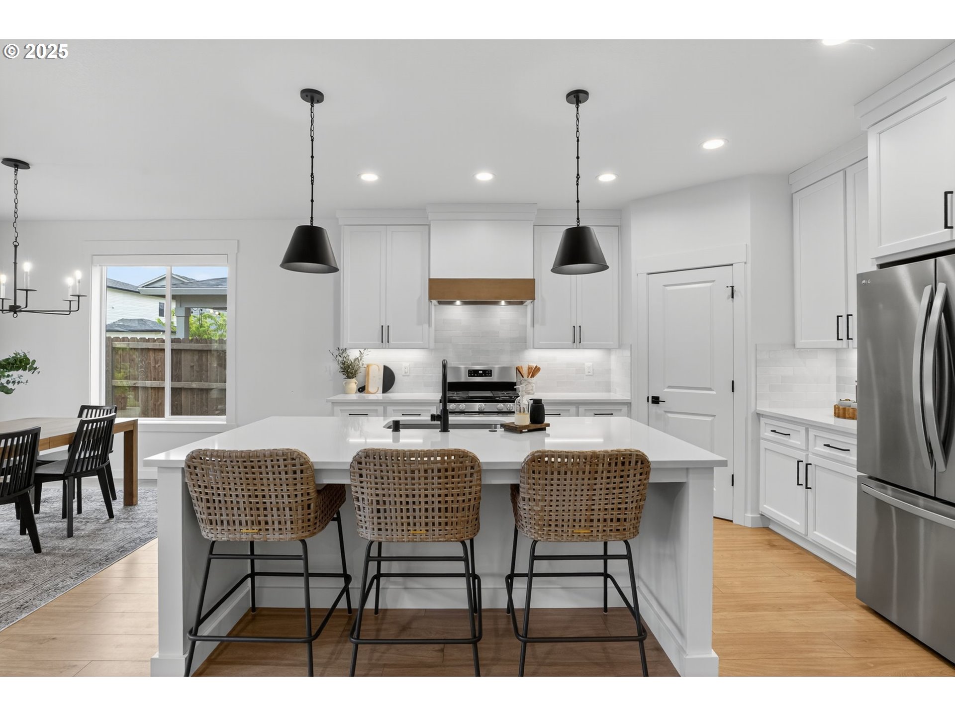 826 Southeast 37th Street Battle Ground, WA 98604 - Photo 11 of 39 Kitchen