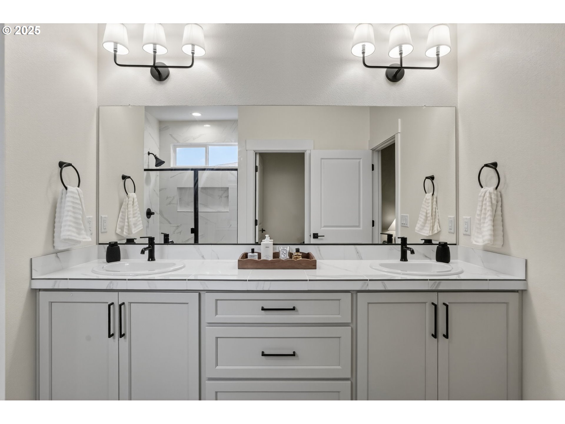 826 Southeast 37th Street Battle Ground, WA 98604 - Photo 23 of 39 Bathroom, Attached