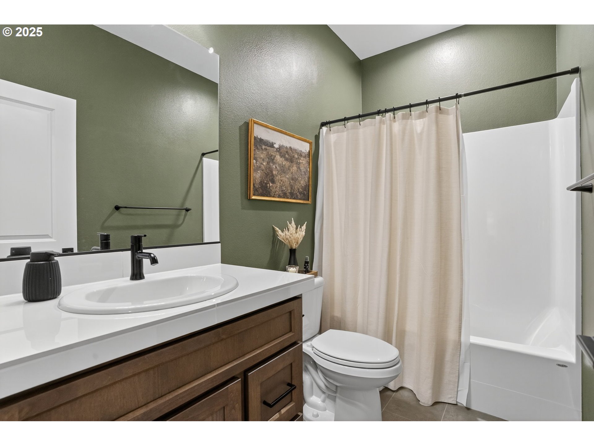 826 Southeast 37th Street Battle Ground, WA 98604 - Photo 30 of 39 Bathroom