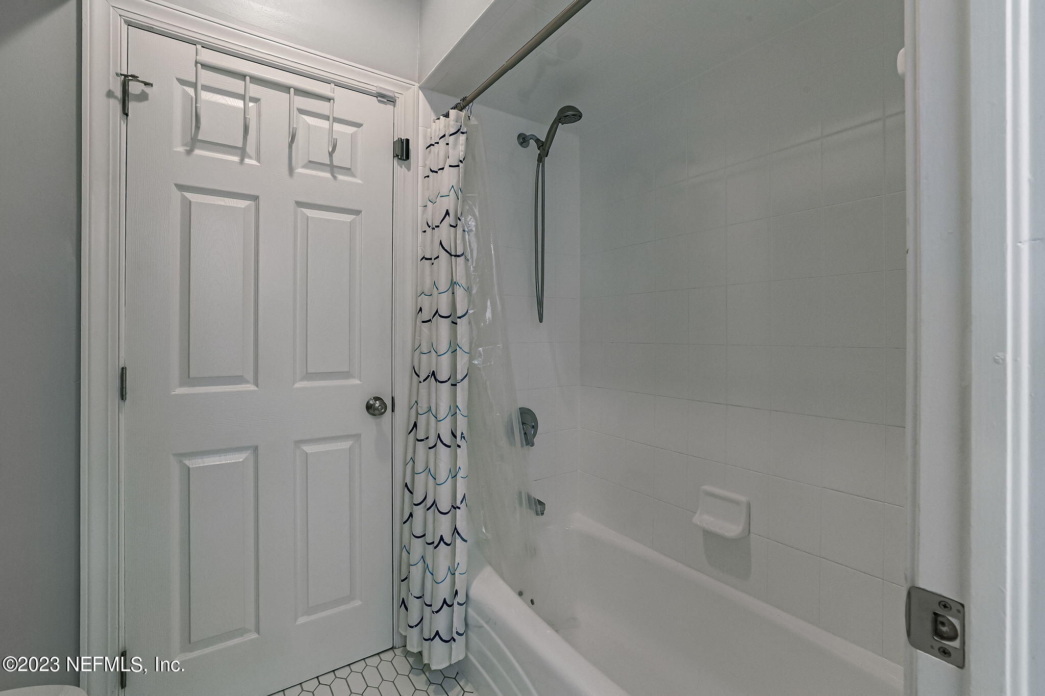 2011 Salt Myrtle Lane Fleming Island, FL 32003 - Photo 60 of 124 Jack-n-Jill Bath