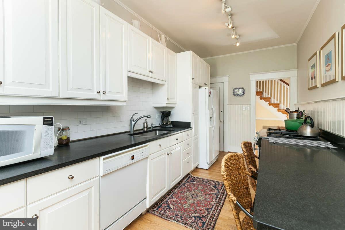 4423 Wickford Road Baltimore, MD 21210 - Photo 14 of 30 Kitchen