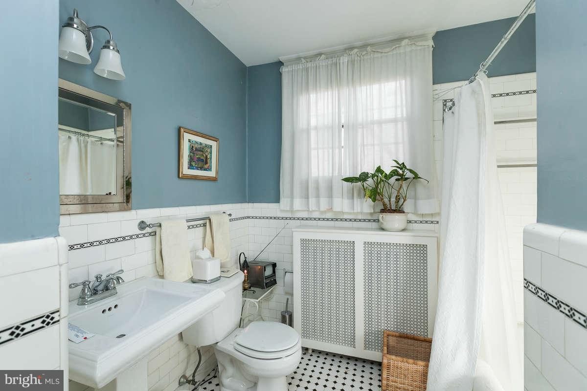 4423 Wickford Road Baltimore, MD 21210 - Photo 22 of 30 Bath