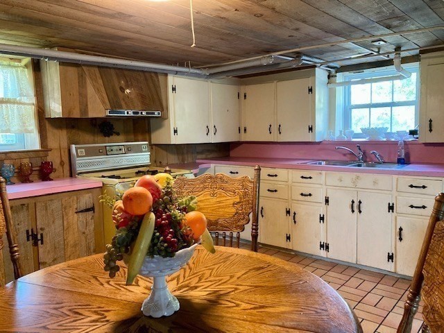 72 Middle Road Acushnet, MA 02743 - Photo 15 of 22 Gallery Image 15