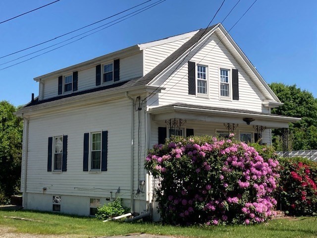 72 Middle Road Acushnet, MA 02743 - Photo 2 of 22 Gallery Image 2