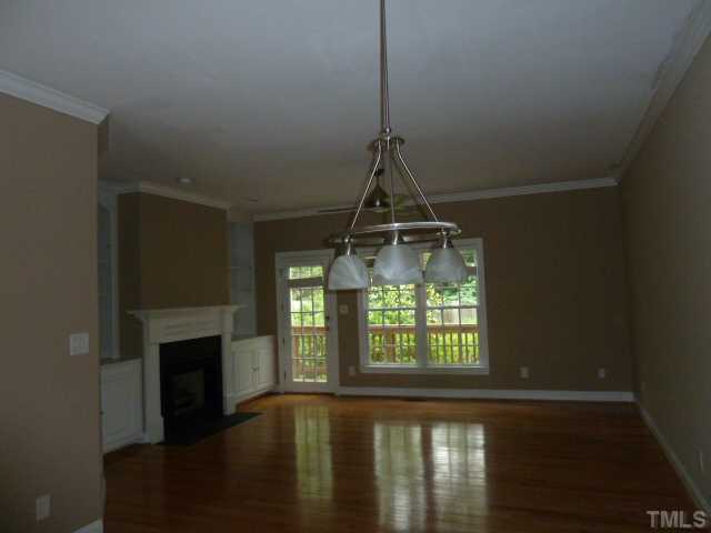 1324 Cameron View Court Raleigh, NC 27607 - Photo 3 of 12 Livingroom/Diningroom Combo