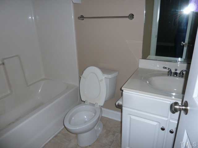 1324 Cameron View Court Raleigh, NC 27607 - Photo 10 of 12 Full bathroom 2