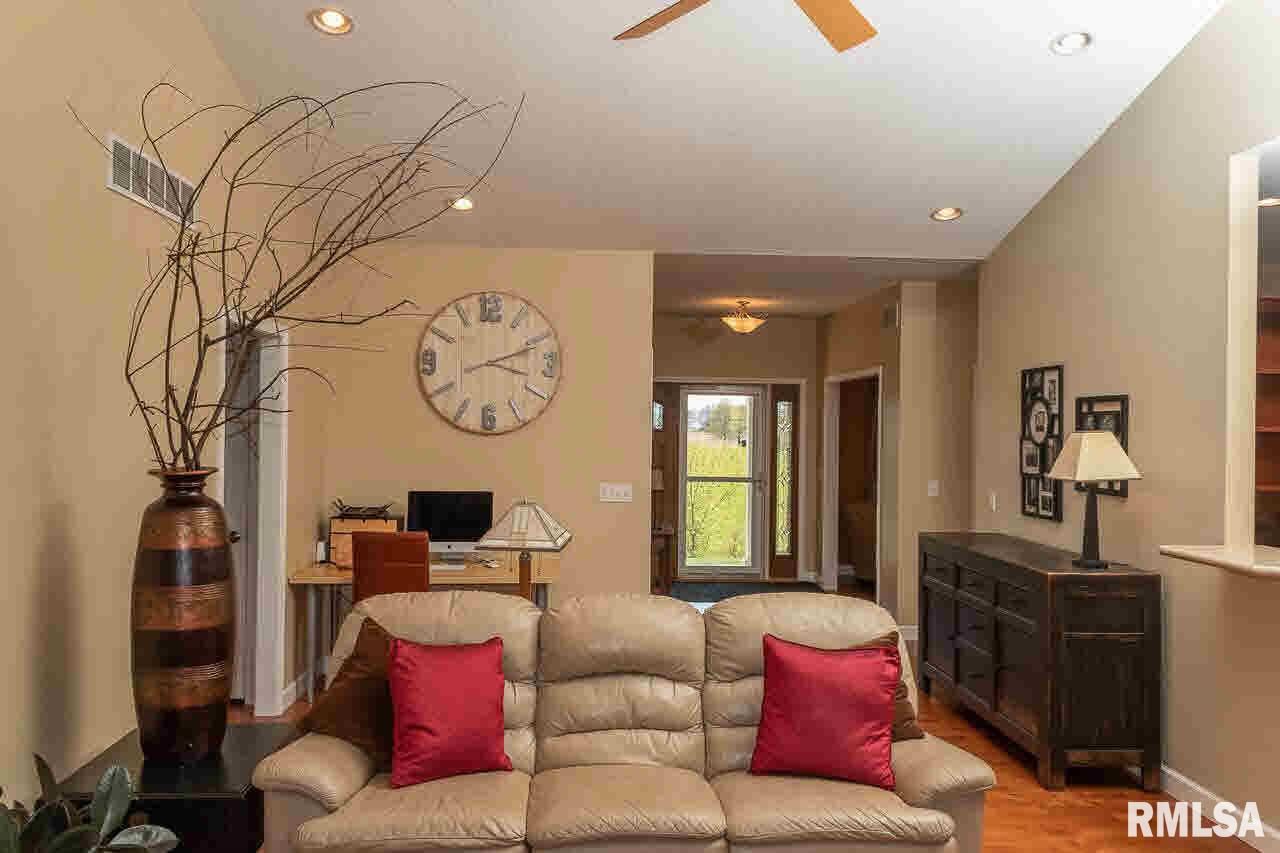 27019 Ebenezer Road Geneseo, IL 61254 - Photo 17 of 24