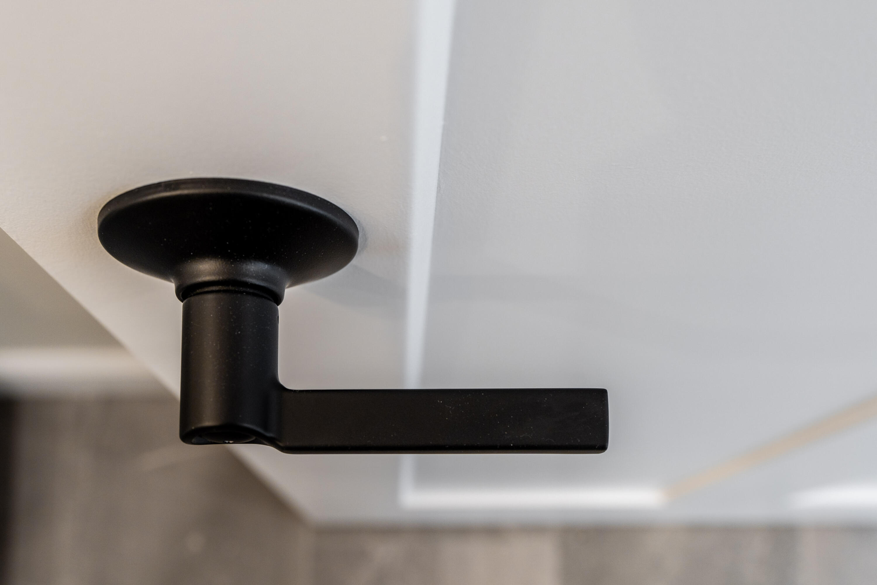 4 Daybreak Lane, Unit 19 Windham, ME 04062 - Photo 33 of 37 Interior Handles