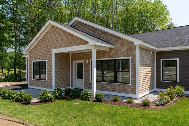 $659,000 | 4 Daybreak Lane, Unit 19, Windham, ME 04062