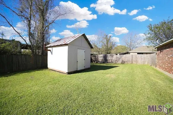 $1,450 | 910 Kathryn Drive, Denham Springs, LA 70726