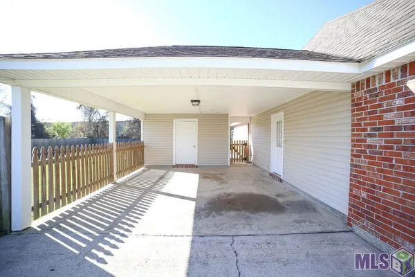 $1,450 | 910 Kathryn Drive, Denham Springs, LA 70726