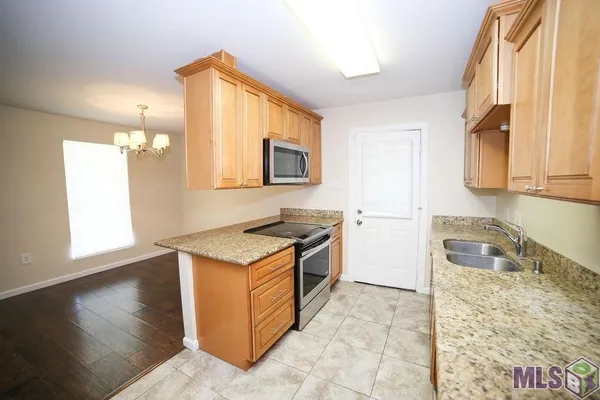 $1,450 | 910 Kathryn Drive, Denham Springs, LA 70726
