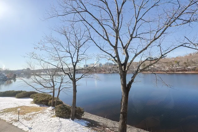 $369,000 | 15 Eaglehead Terrace, Unit 5, Shrewsbury, MA 01545