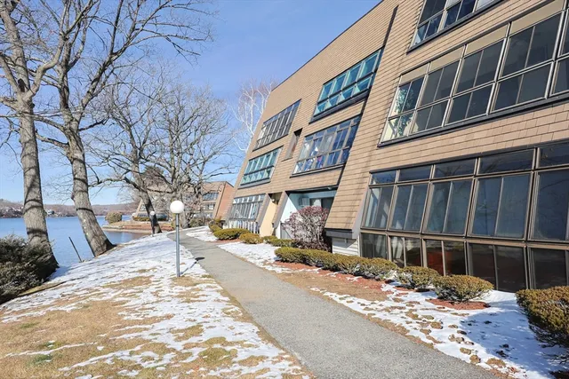 $369,000 | 15 Eaglehead Terrace, Unit 5, Shrewsbury, MA 01545