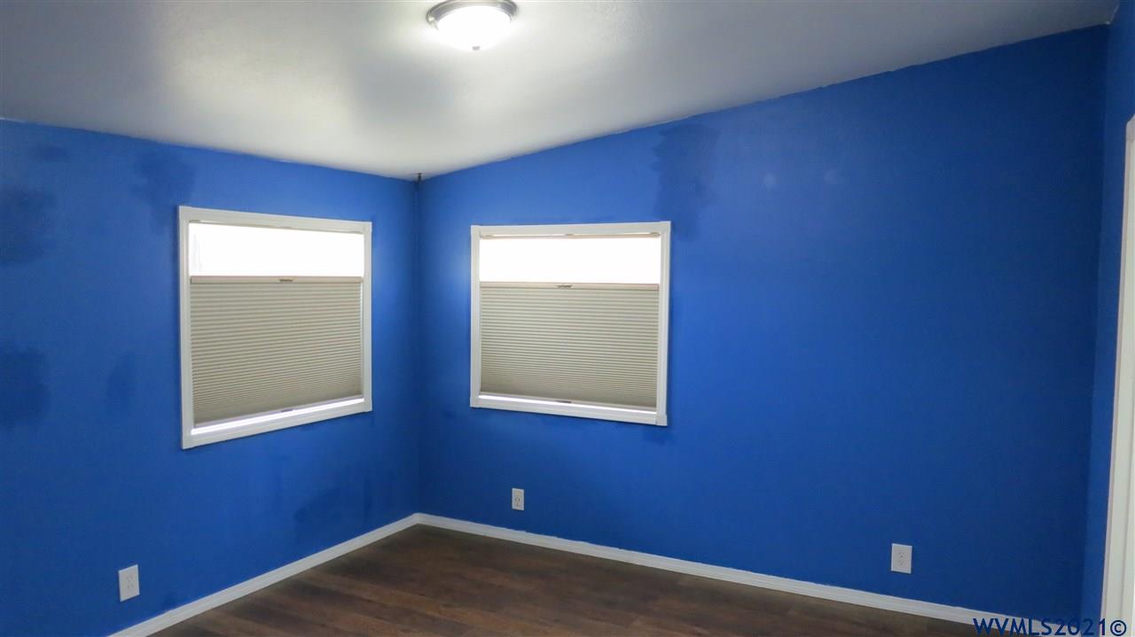 570 Southwest Clay Street Dallas, OR 97338 - Photo 5 of 16 Gallery Image 5