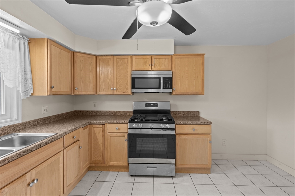 135 Vale Street, Unit 16 Fall River, MA 02724 - Photo 5 of 29