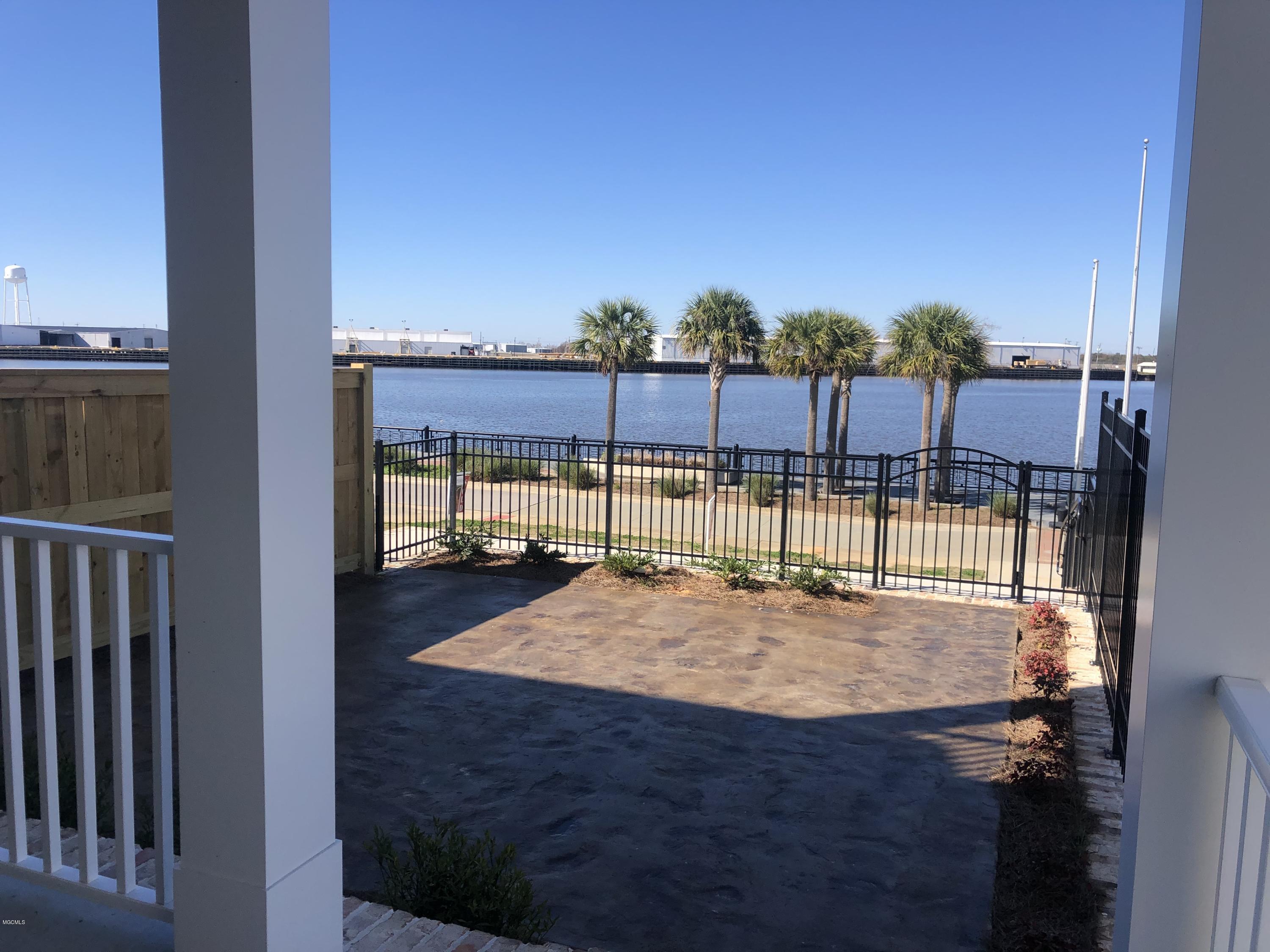 3026 Dock Street Pascagoula, MS 39567 - Photo 15 of 25 ctyd 2