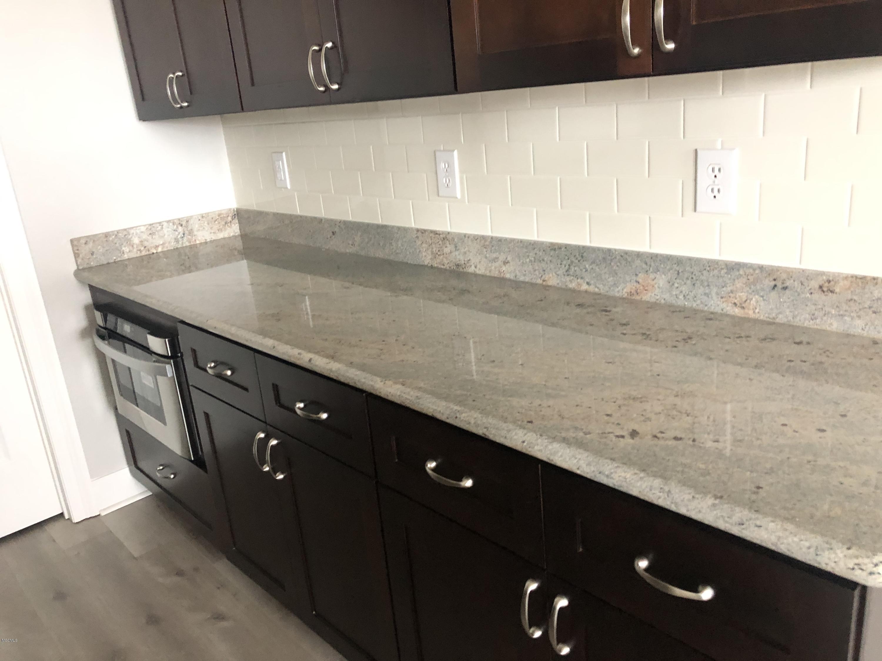 3026 Dock Street Pascagoula, MS 39567 - Photo 7 of 25 IMG_8402