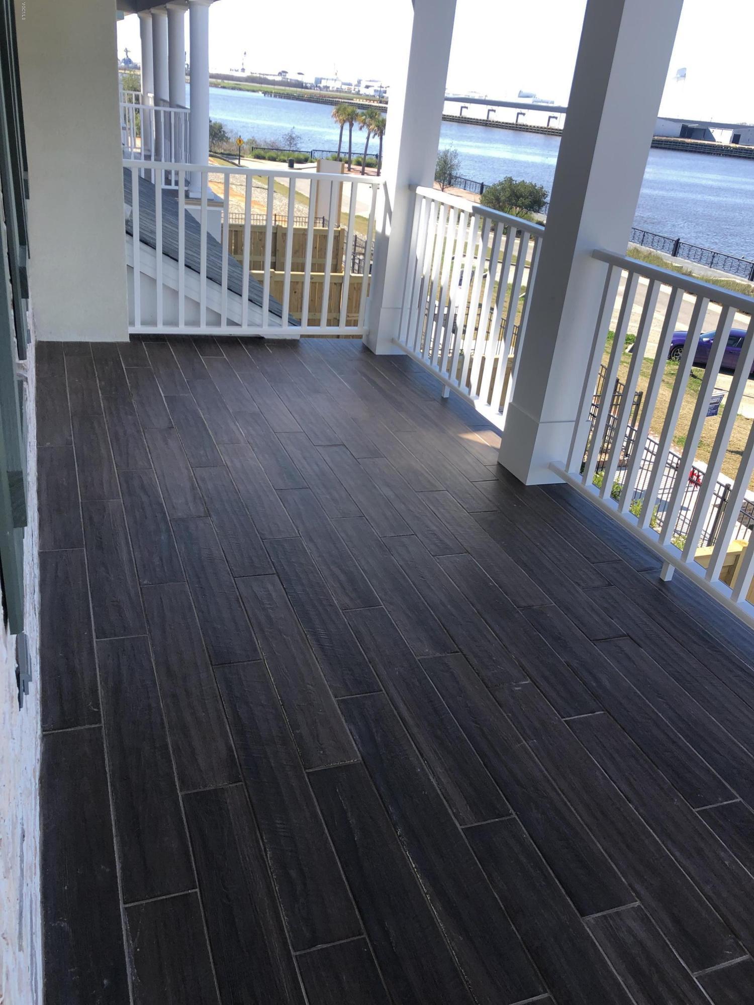 3026 Dock Street Pascagoula, MS 39567 - Photo 9 of 25 balcony