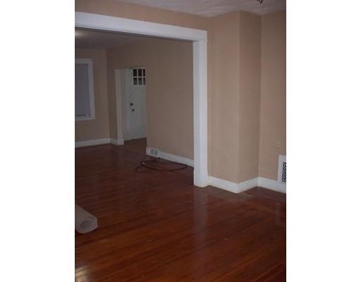 22 Byron Street Springfield, MA 01109 - Photo 5 of 8 Gallery Image 5