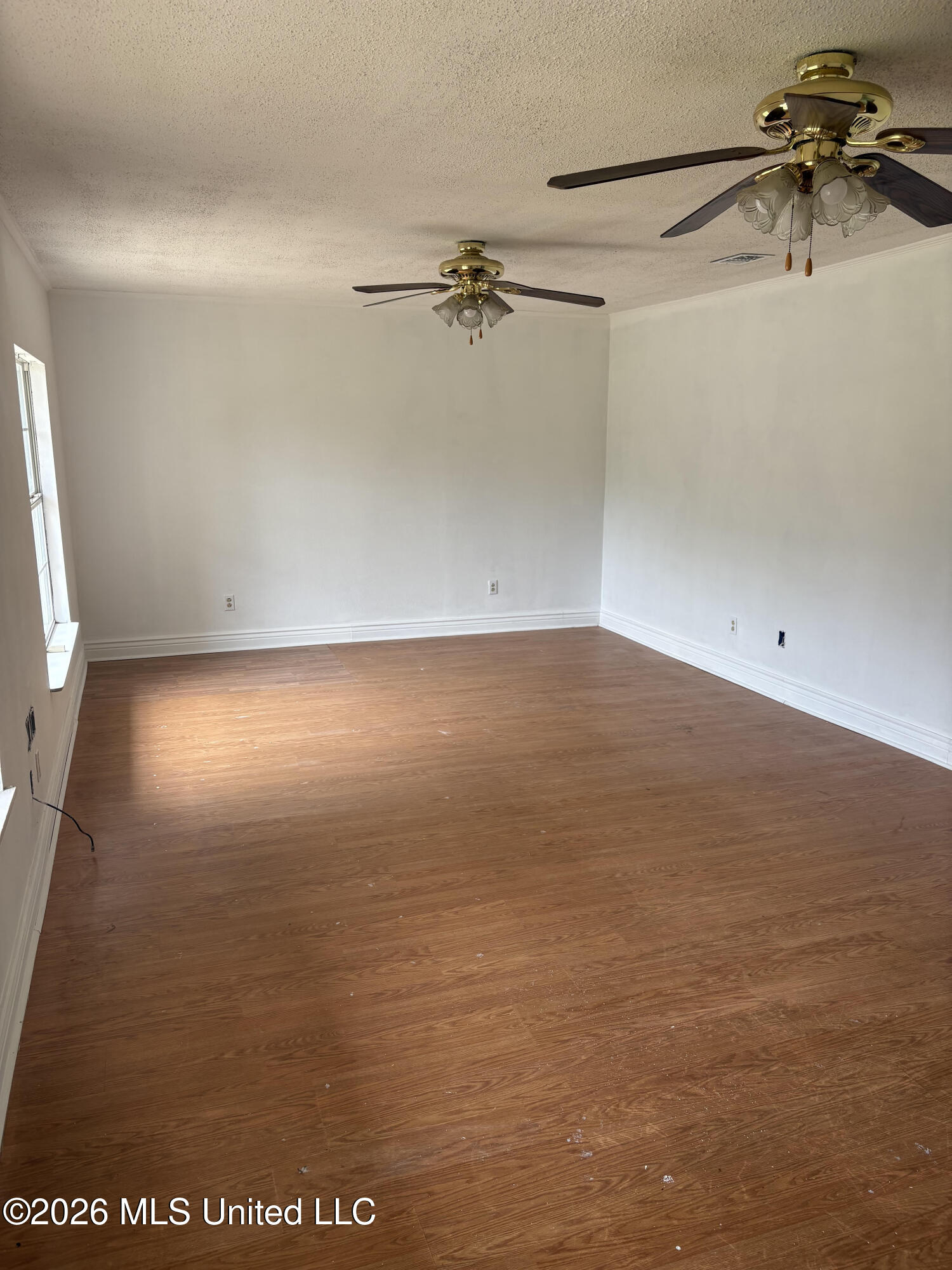 4305 Knowles Avenue Moss Point, MS 39562 - Photo 3 of 7 k3