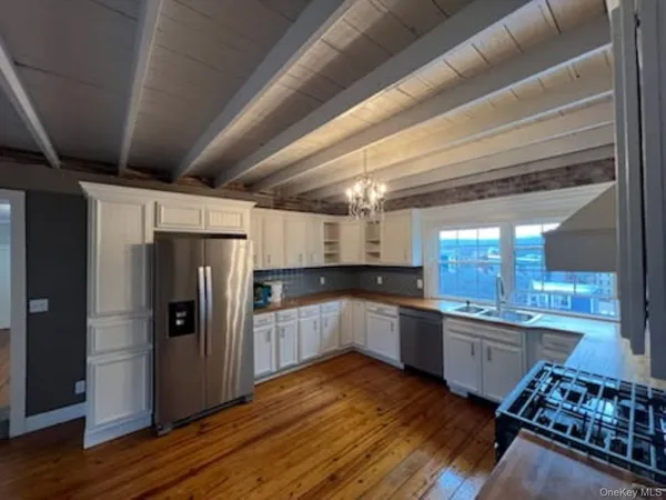 $2,200 | 205 Union Street, Unit 2, Poughkeepsie, NY 12601