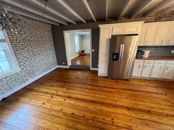 $2,200 | 205 Union Street, Unit 2, Poughkeepsie, NY 12601