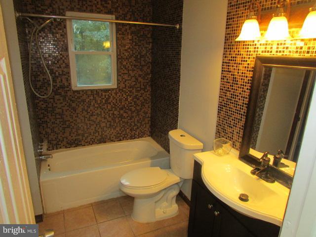 2014 Spring Grove Drive Accokeek, MD 20607 - Photo 11 of 30 Bath (Master)