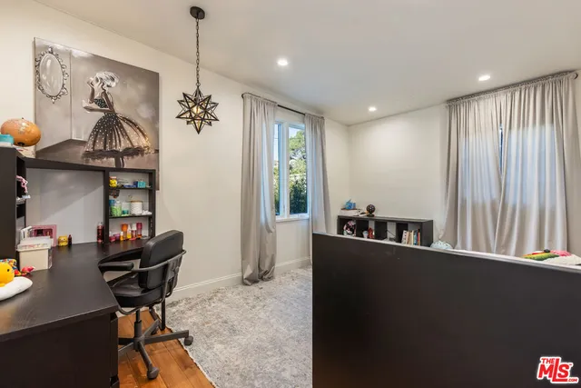 $9,500 | 7473 Mulholland Drive, Los Angeles, CA 90046