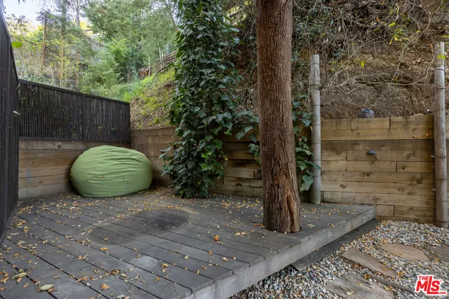 a view of entryway with a front door