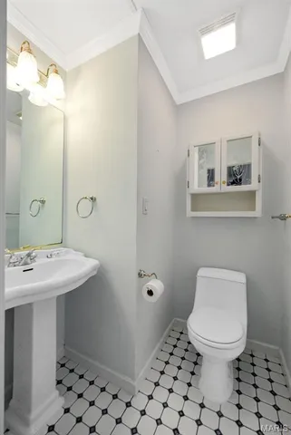 $185,000 | 842 Wendevy Drive, Ballwin, MO 63011