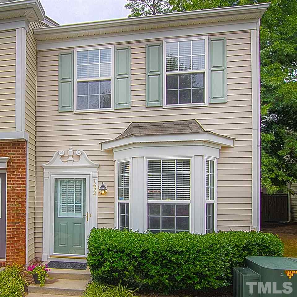 1624 Brook Fern Way Raleigh, NC 27609 - Photo 3 of 15 Gallery Image 3