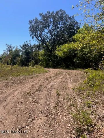 $319,000 | 5701 Belle Fontaine Drive, Ocean Springs, MS 39564