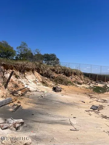 $319,000 | 5701 Belle Fontaine Drive, Ocean Springs, MS 39564