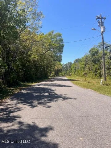 $319,000 | 5701 Belle Fontaine Drive, Ocean Springs, MS 39564