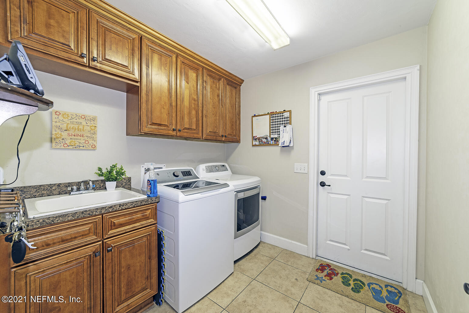 12052 Southwest 2nd Road Gainesville, FL 32607 - Photo 26 of 31 LaundryA