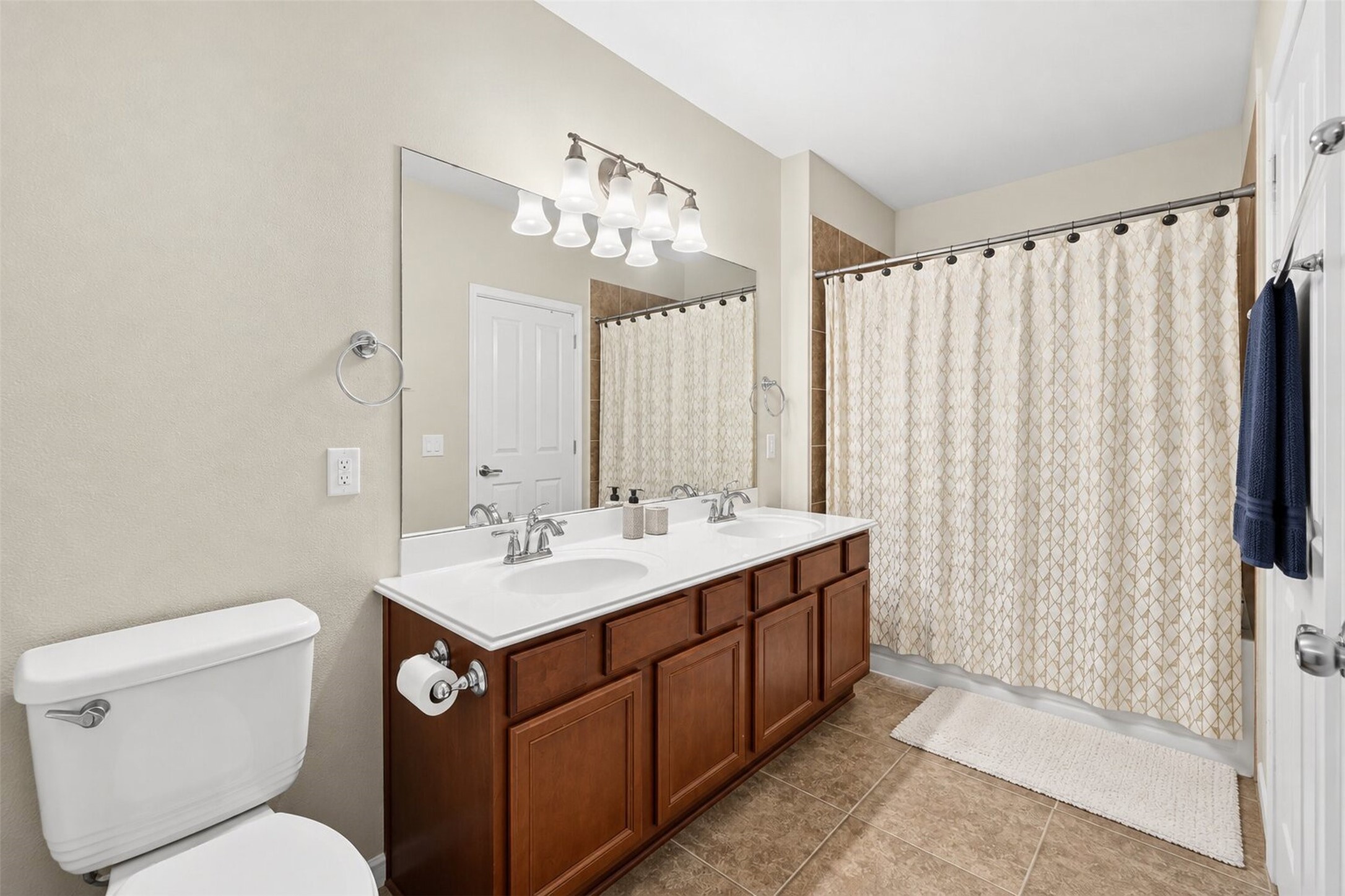 13600 Breton Ridge Street, Unit 17D Houston, TX 77070 - Photo 14 of 20 Gallery Image 14