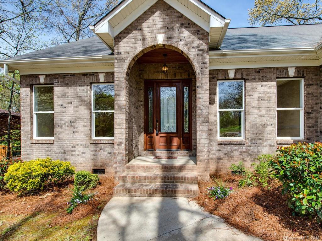 4953 Lakeview Road Charlotte, NC 28216 - Photo 2 of 25 Gallery Image 2
