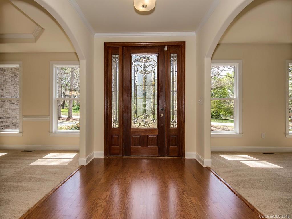4953 Lakeview Road Charlotte, NC 28216 - Photo 11 of 25 Gallery Image 11
