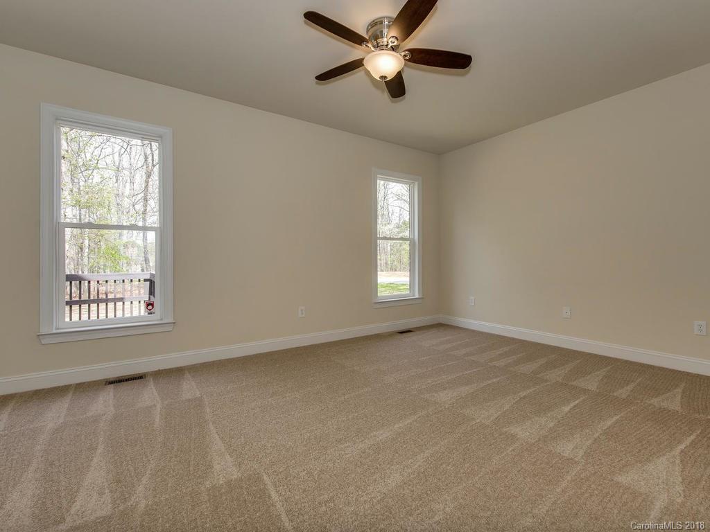 4953 Lakeview Road Charlotte, NC 28216 - Photo 13 of 25 Gallery Image 13