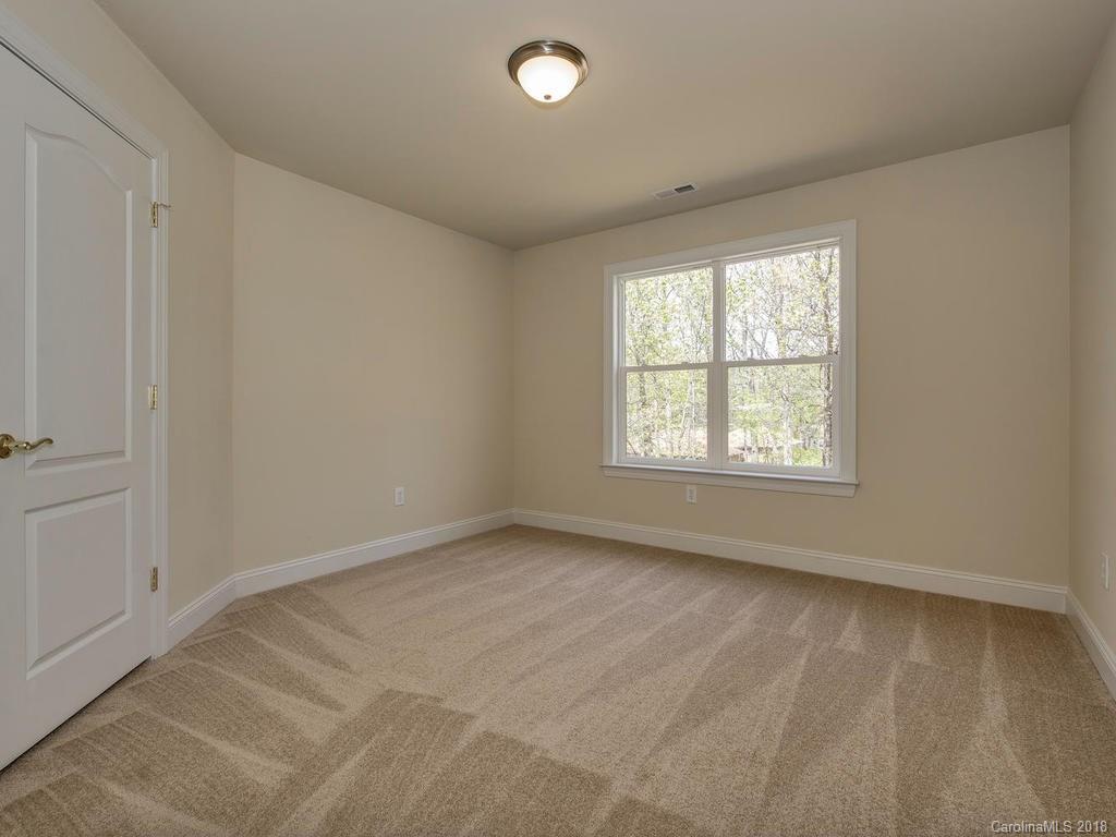 4953 Lakeview Road Charlotte, NC 28216 - Photo 16 of 25 Gallery Image 16