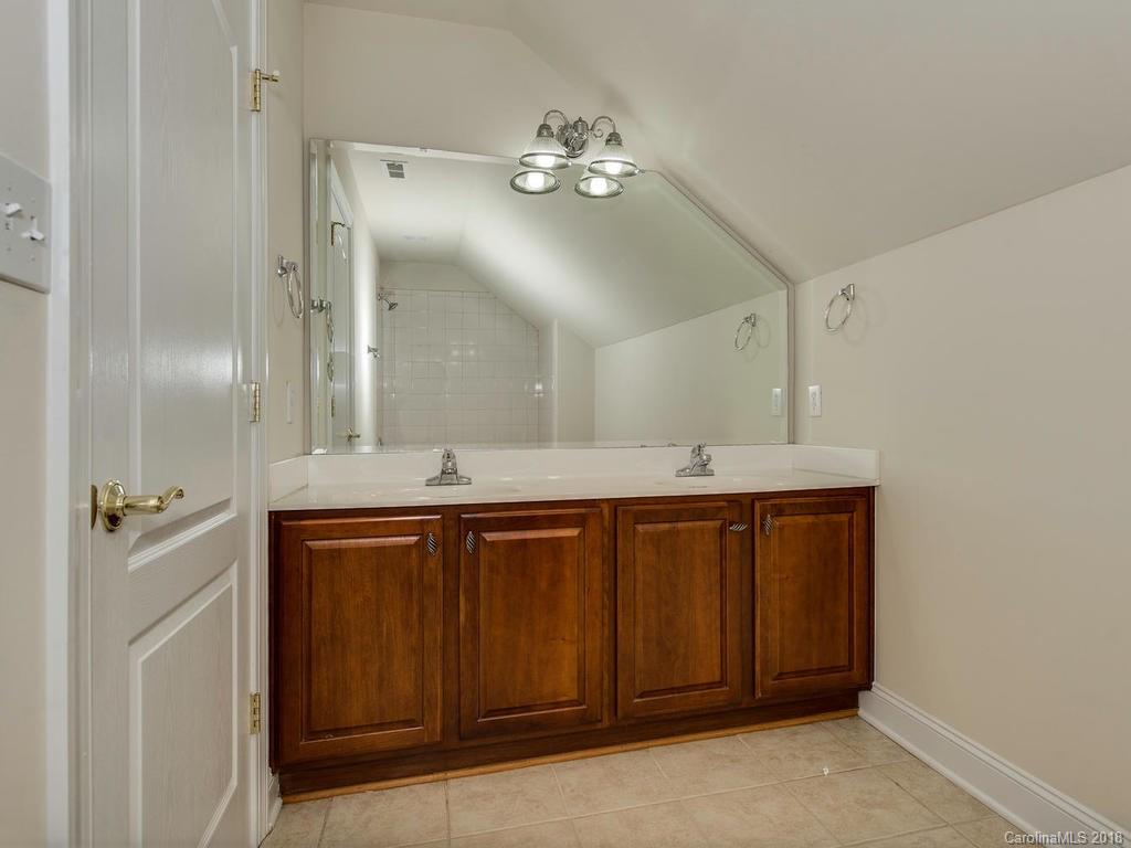 4953 Lakeview Road Charlotte, NC 28216 - Photo 18 of 25 Gallery Image 18
